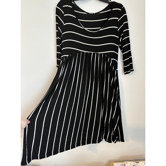 Annabelle Black White Striped Flowy Fit & Flare Long Sleeve Dress size medium - Picture 3 of 8